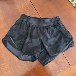 Lululemon Hotty Hot running shorts 6 Tall